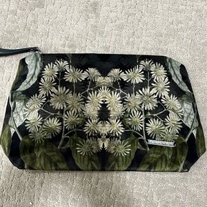 Hendrik willem velvet clutch